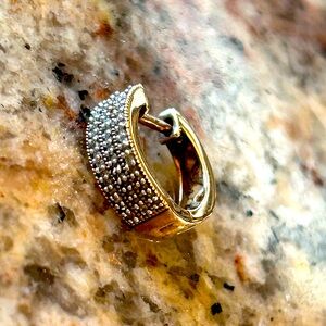 10k gold diamond earring